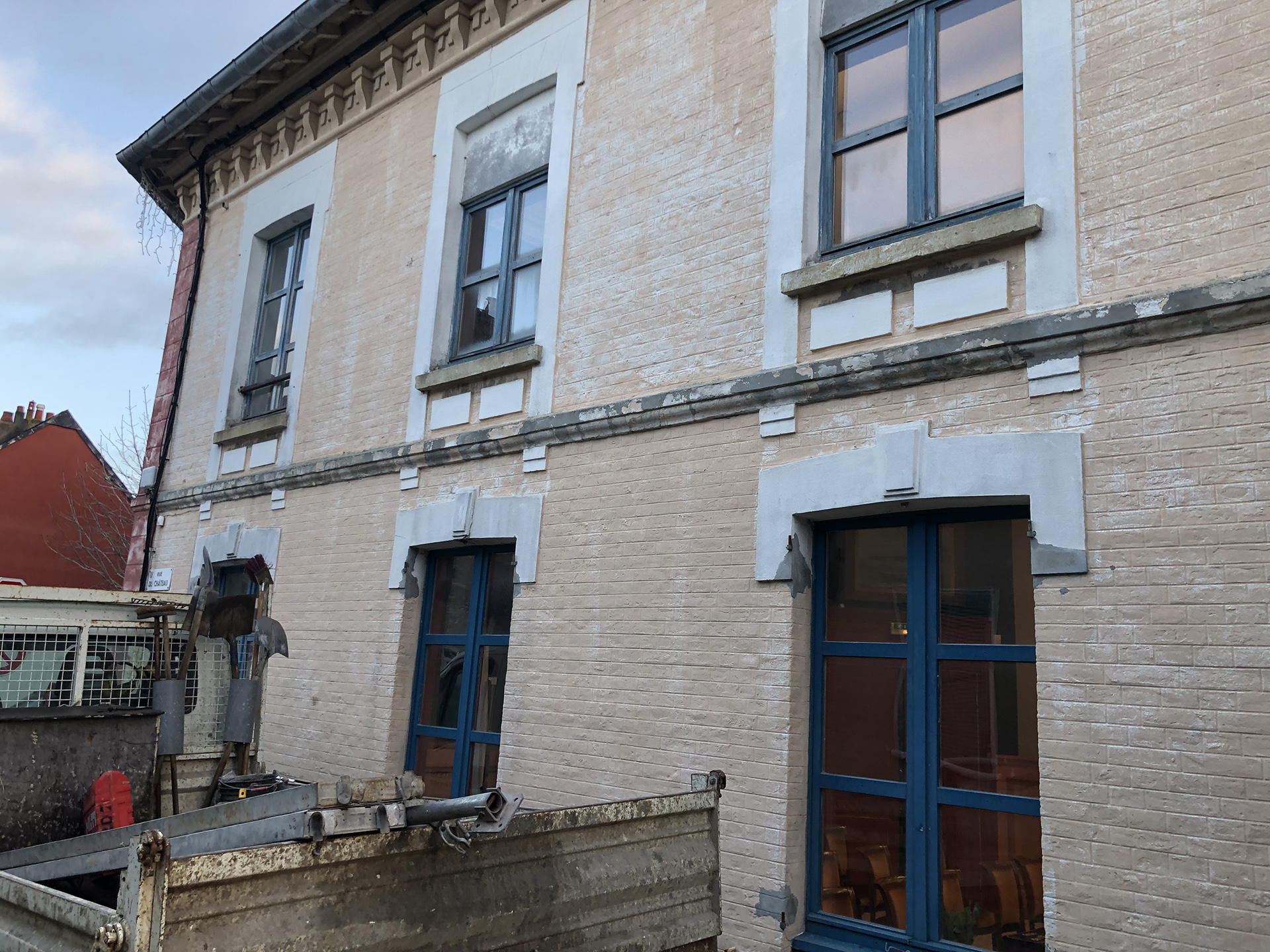 Ravalement des façades en briques de la Mairie du Crotoy